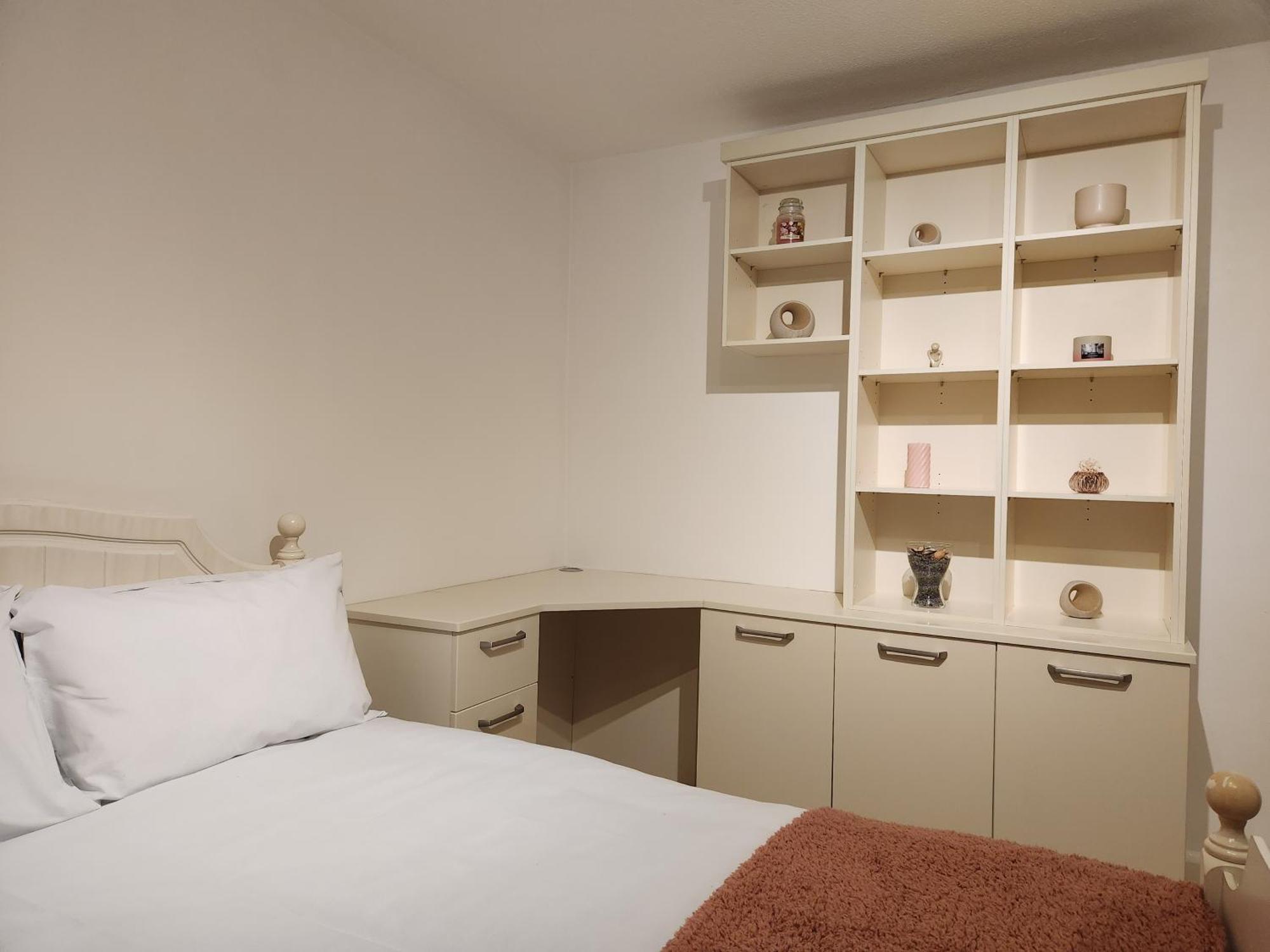 Elmdon House With 4 Spacious Bedrooms To Choose Birmingham Exterior foto
